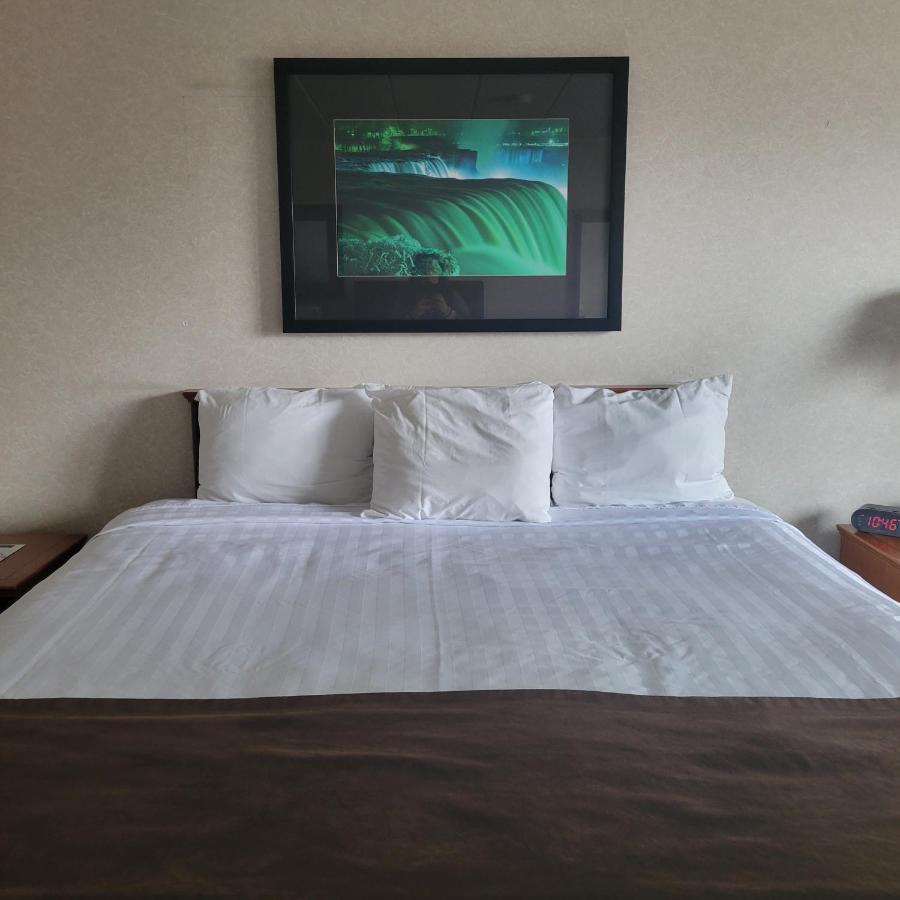 Travelodge By Wyndham Niagara Falls At The Falls Exteriér fotografie