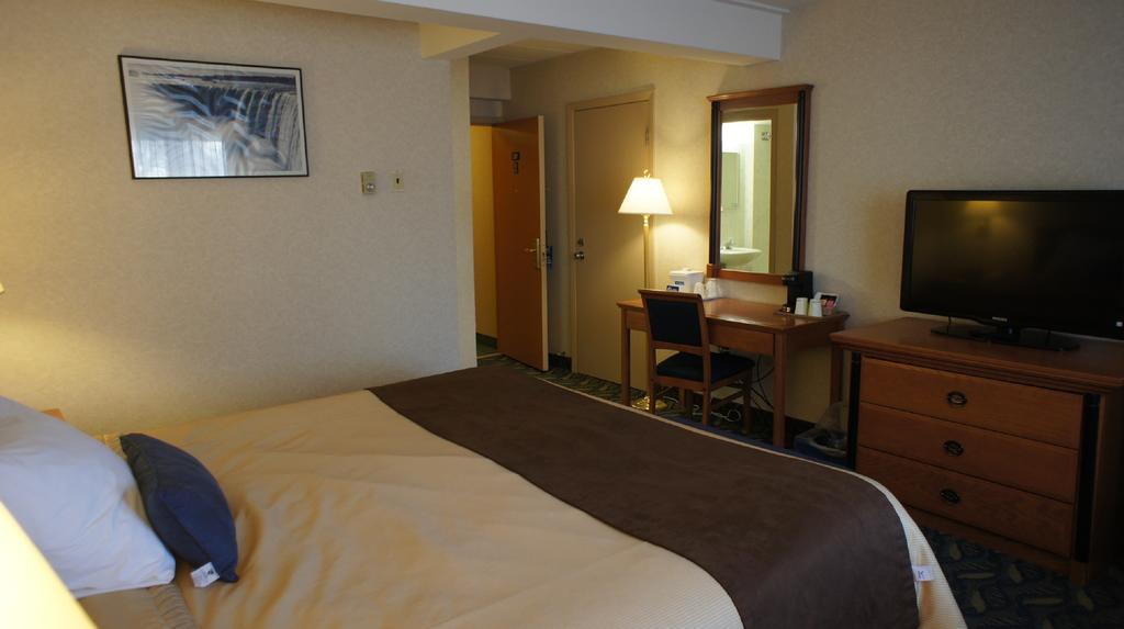 Travelodge By Wyndham Niagara Falls At The Falls Exteriér fotografie